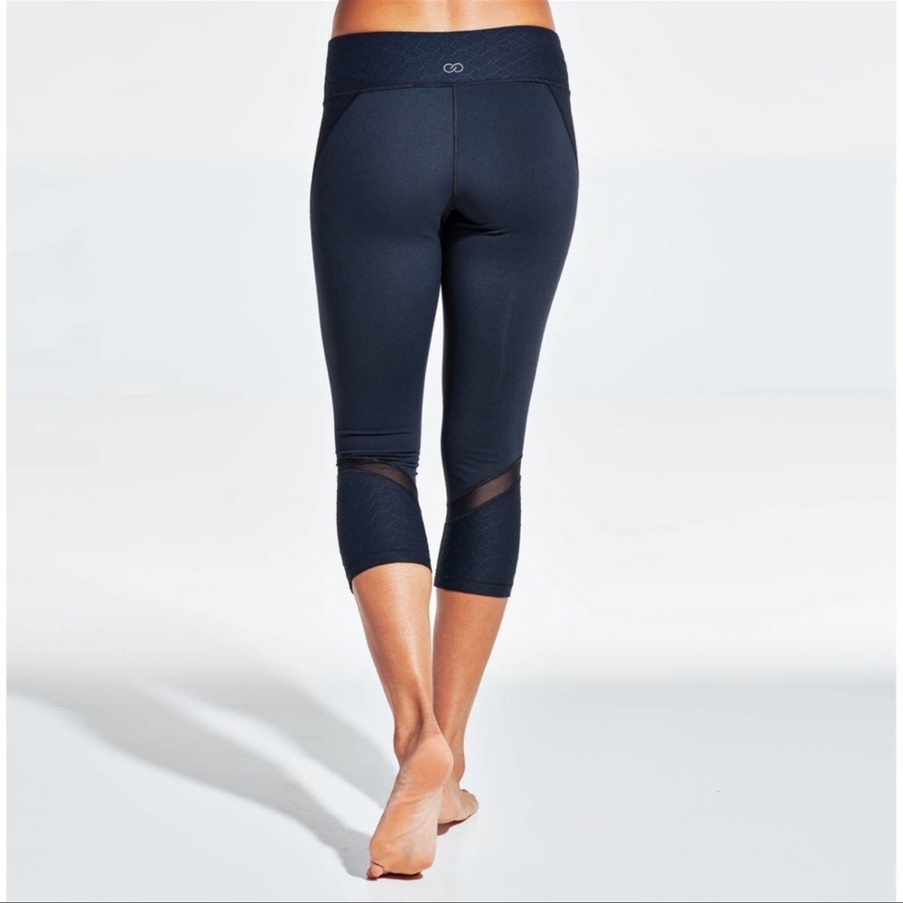 CALIA Textured Mesh Capri Legging - Picture 2 of 14